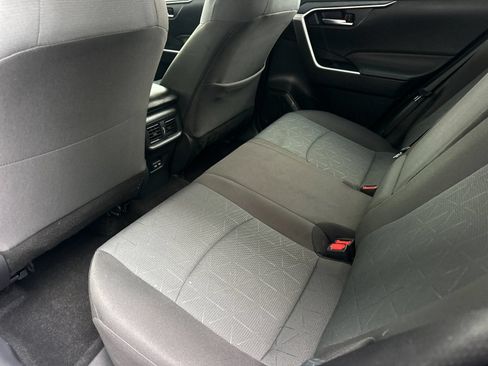 Used 2025 Toyota RAV4 XLE FWD image 11