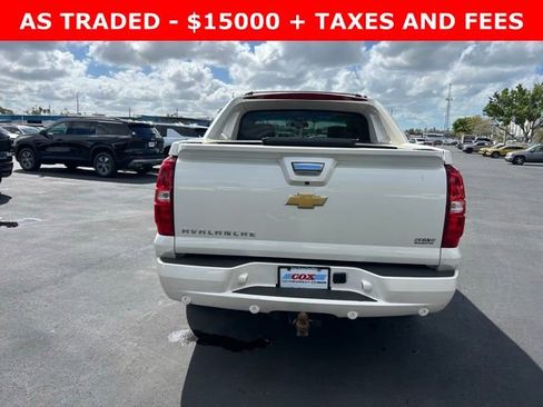 Used 2013 Chevrolet Avalanche LTZ image 5