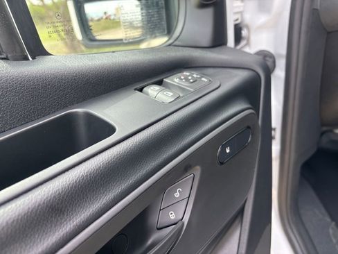 Used 2025 Mercedes-Benz Sprinter 2500 image 19