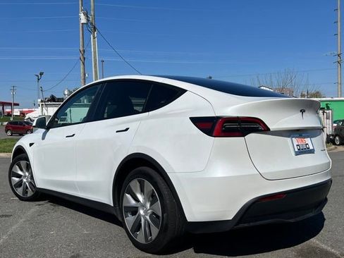 Used 2023 Tesla Model Y Long Range AWD/4WD image 7