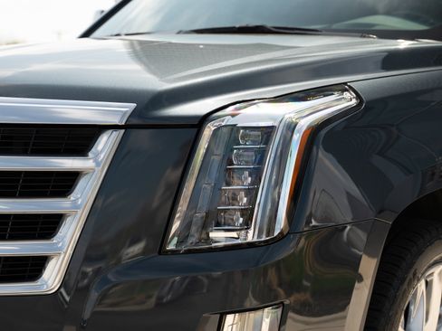 Used 2020 Cadillac Escalade Luxury image 37