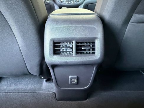 Used 2024 Chevrolet Equinox LT FWD image 29