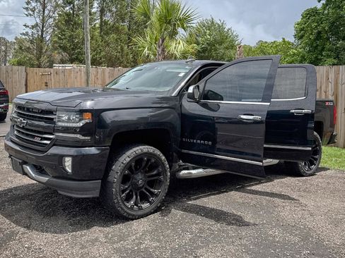Used 2017 Chevrolet Silverado 1500 LTZ Z71 w/ LTZ Plus Package AWD/4WD image 3