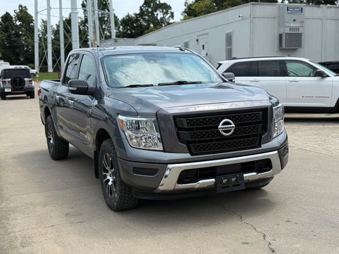 Used 2020 Nissan Titan SV AWD/4WD image 4