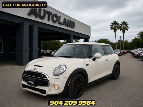 Used 2018 MINI Cooper 2-Door Hardtop FWD image 1