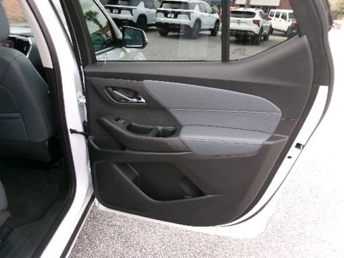 Used 2021 Chevrolet Traverse Premier image 14