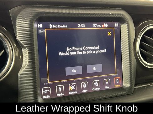 Used 2019 Jeep Wrangler Unlimited Sahara image 34