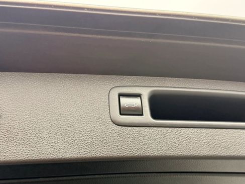 Used 2022 Toyota Highlander XSE image 29