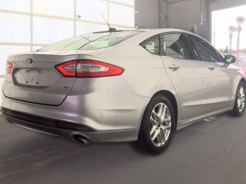 Used 2013 Ford Fusion SE FWD image 4
