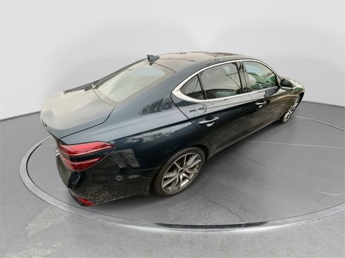 Certified 2025 Genesis G70 2.5T image 8
