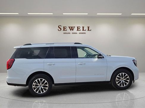 Used 2025 Ford Expedition Platinum AWD/4WD image 5