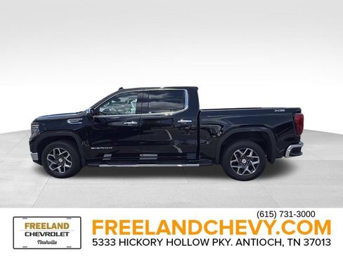 Used 2023 GMC Sierra 1500 SLT w/ SLT Premium Plus Package AWD/4WD image 6