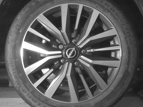 Used 2022 Nissan Kicks SV FWD image 14