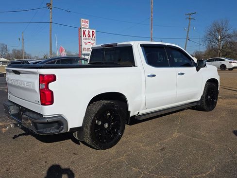 Used 2019 Chevrolet Silverado 1500 LTZ w/ LTZ Premium Package AWD/4WD image 3