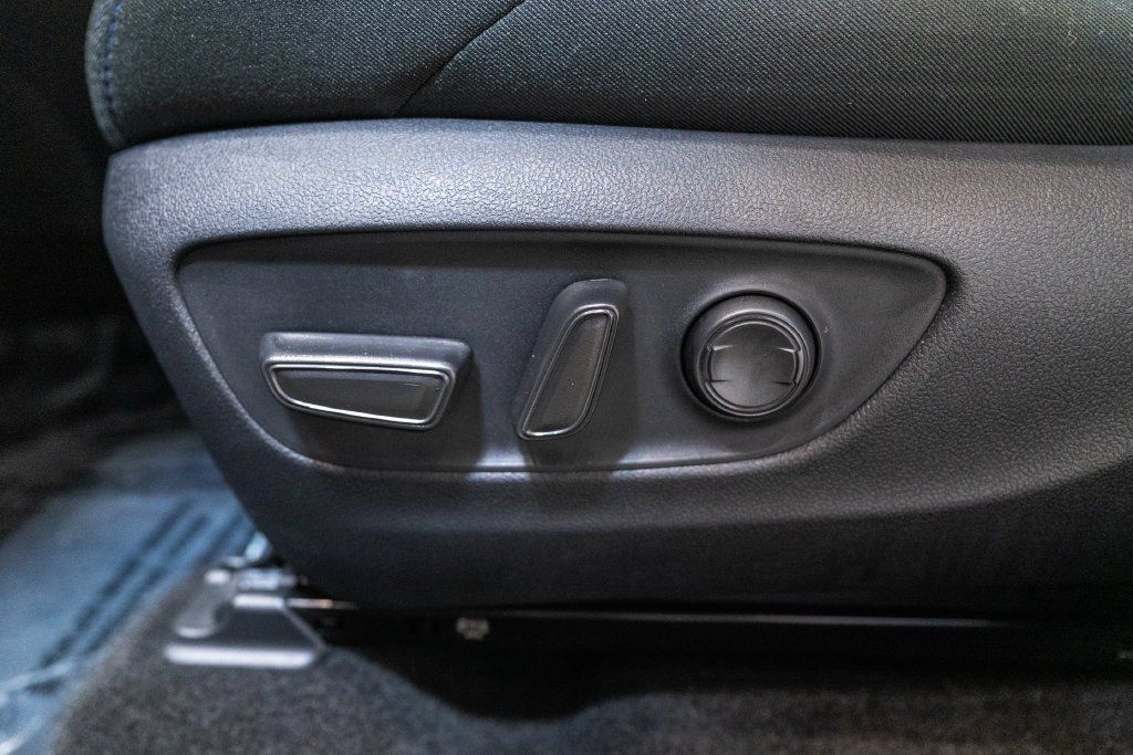 Certified 2025 Toyota RAV4 SE AWD/4WD image 21