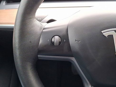 Used 2022 Tesla Model 3 image 21