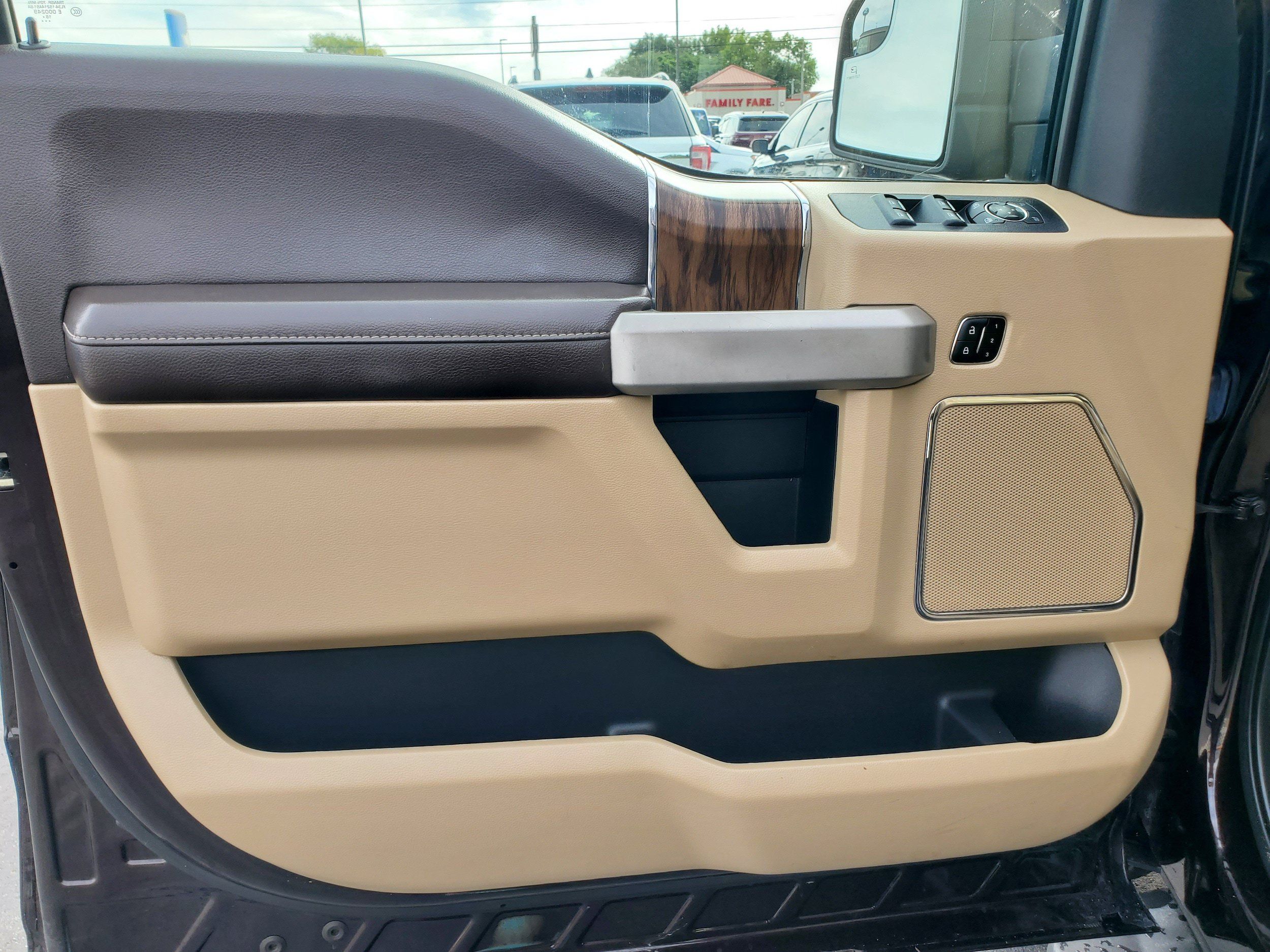 Used 2019 Ford F150 Lariat AWD/4WD image 7