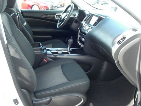 Used 2020 Nissan Pathfinder S image 17