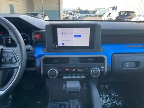 Used 2025 Toyota Tacoma TRD Off-Road image 18