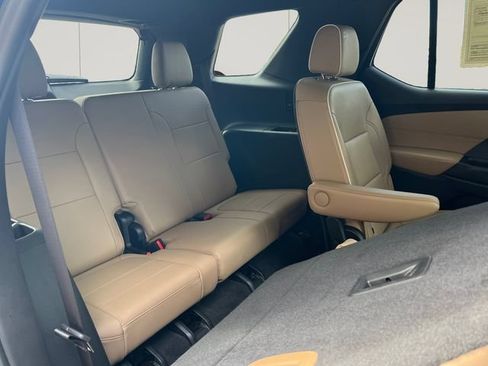 Certified 2023 Chevrolet Traverse Premier FWD image 18