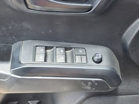 Used 2019 Toyota Tacoma SR w/ SR Convenience Package RWD image 21