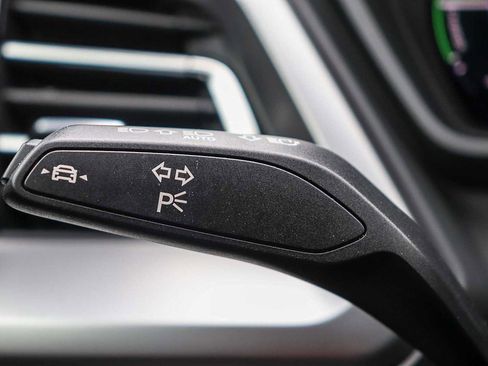 Used 2023 Audi Q4 e-tron Premium Plus w/ Premium Plus RWD image 31