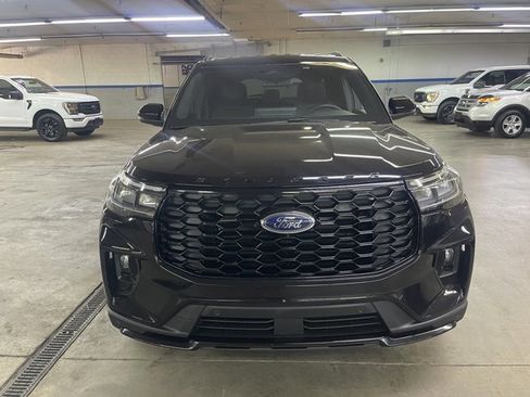 Used 2025 Ford Explorer ST-Line w/ Premium Package AWD/4WD image 2