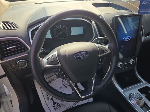 Used 2021 Ford Edge SEL AWD/4WD image 16