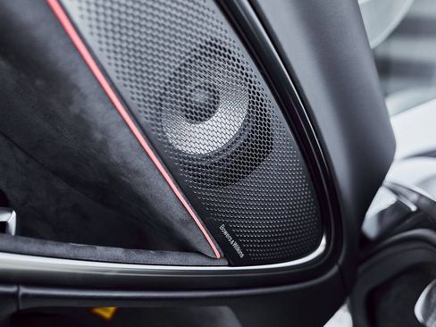 Used 2023 McLaren Artura RWD image 39