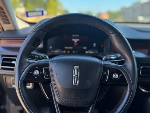 Used 2020 Lincoln Aviator Reserve w/ Equipment Group 202A image 3