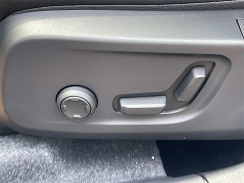 New 2026 Volvo XC40 B5 Plus w/ Protection Package Premier image 18