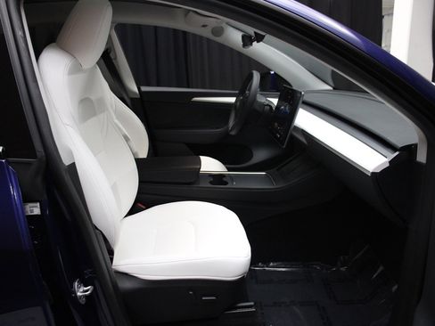 Used 2023 Tesla Model Y Long Range image 20