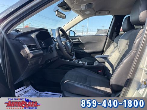 Used 2024 Mitsubishi Outlander SE Black Edition image 14