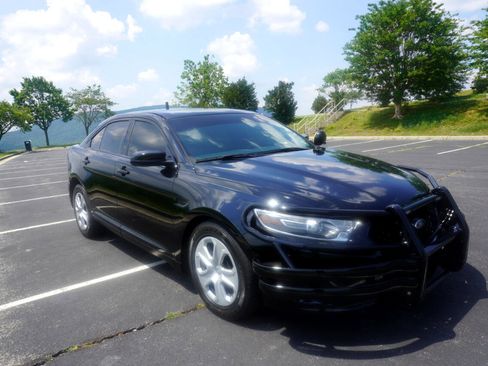 Used 2016 Ford Taurus Police Interceptor AWD image 3