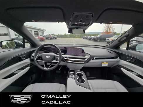 New 2026 Cadillac Lyriq Luxury w/ LPO, Floor Liner Package image 17