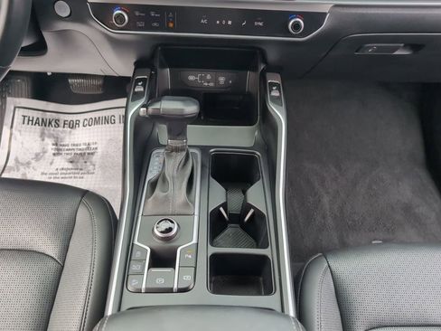 Used 2024 Kia Sorento EX image 16