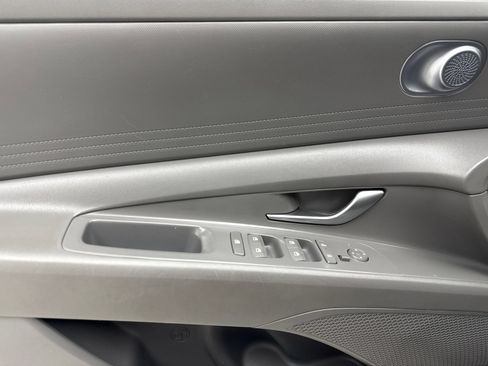 Used 2024 Hyundai Elantra SEL FWD image 35