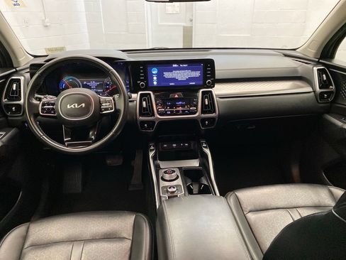 Used 2023 Kia Sorento EX AWD/4WD image 13
