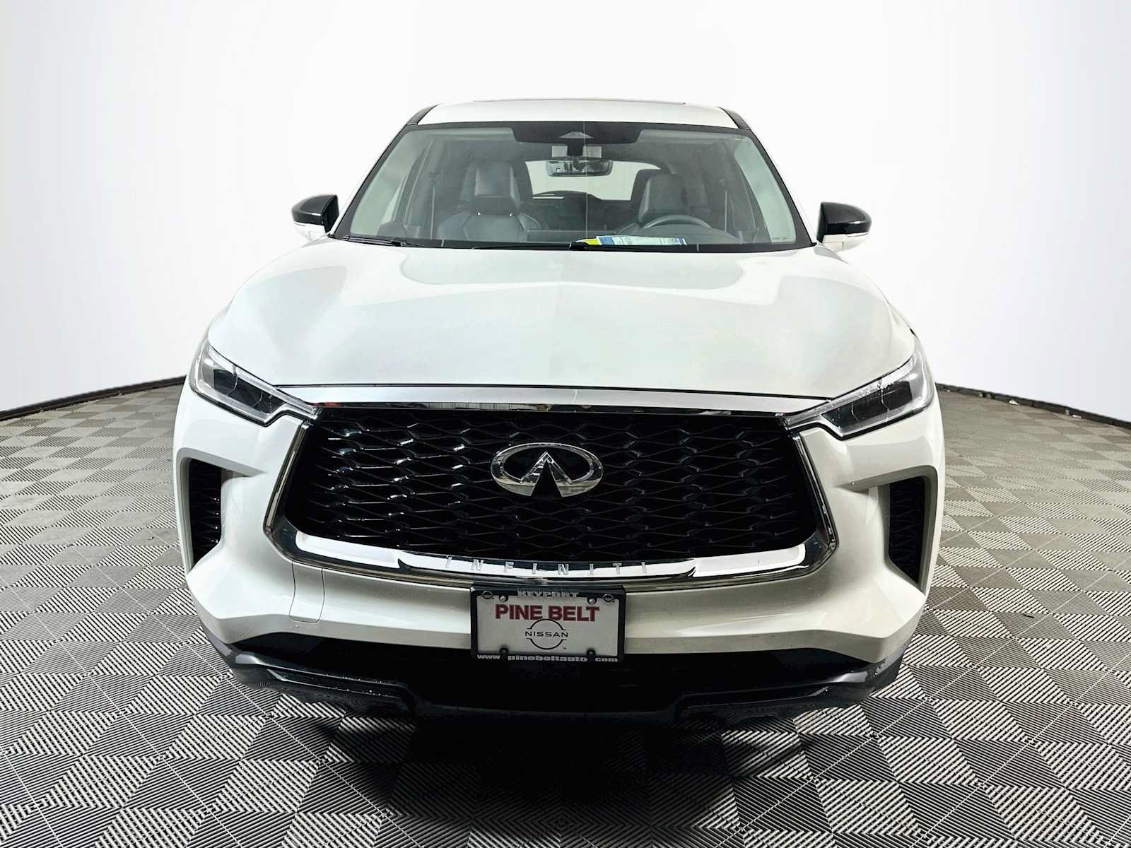 Used 2023 INFINITI QX60 Pure AWD/4WD image 2
