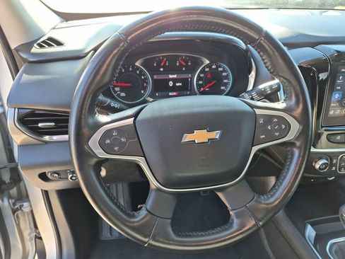 Used 2021 Chevrolet Traverse LT image 14