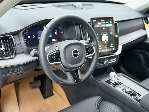 New 2026 Volvo XC90 T8 Ultra w/ Protection Package AWD/4WD image 13