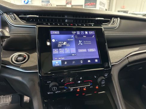 Used 2021 Jeep Grand Cherokee L Laredo image 24