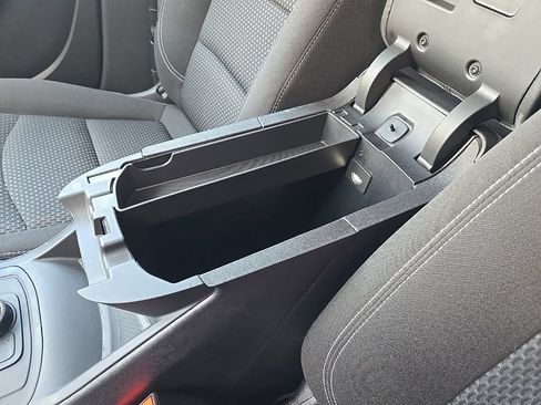 Used 2024 GMC Terrain SLE FWD image 25