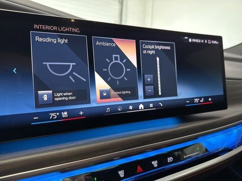 Used 2024 BMW i7 xDrive60 w/ Premium Package image 33