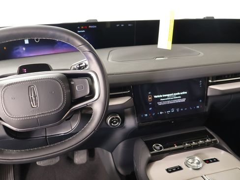 New 2026 Lincoln Navigator Premiere AWD/4WD image 5