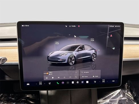 Used 2023 Tesla Model 3 Standard Range image 21