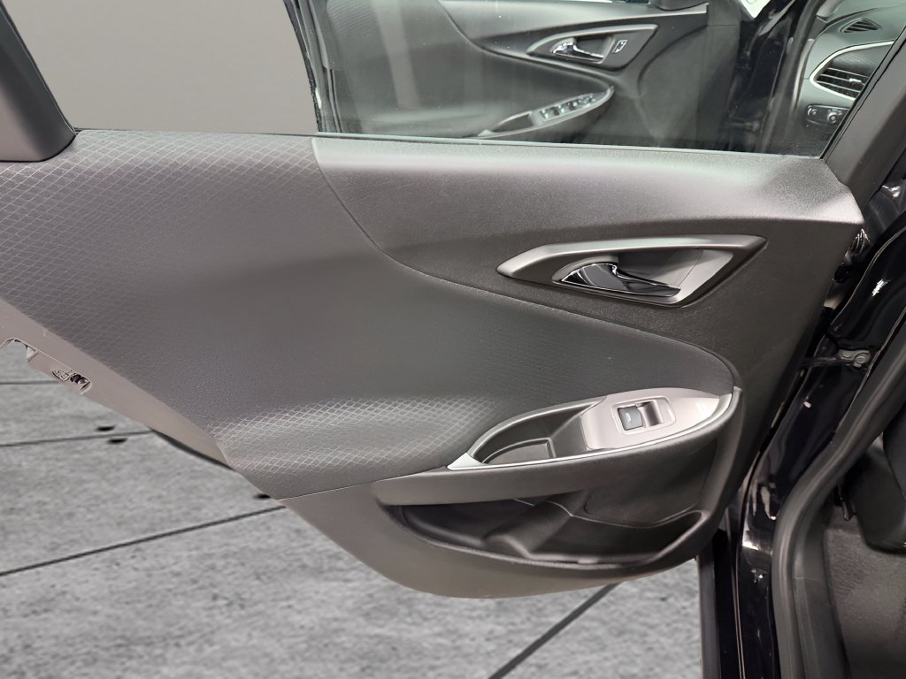 Used 2025 Chevrolet Malibu LT FWD image 11
