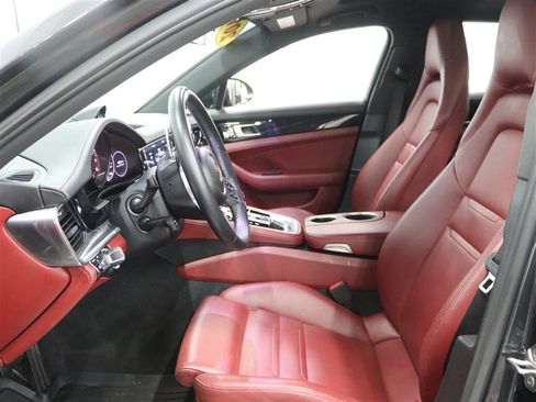 Used 2019 Porsche Panamera 4 image 8