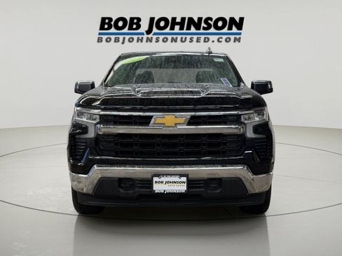 Used 2024 Chevrolet Silverado 1500 LT AWD/4WD image 4