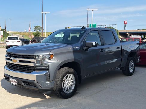 Used 2021 Chevrolet Silverado 1500 LT AWD/4WD image 4